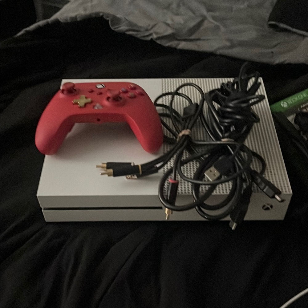 Xbox One Console With Red Controller - image 1